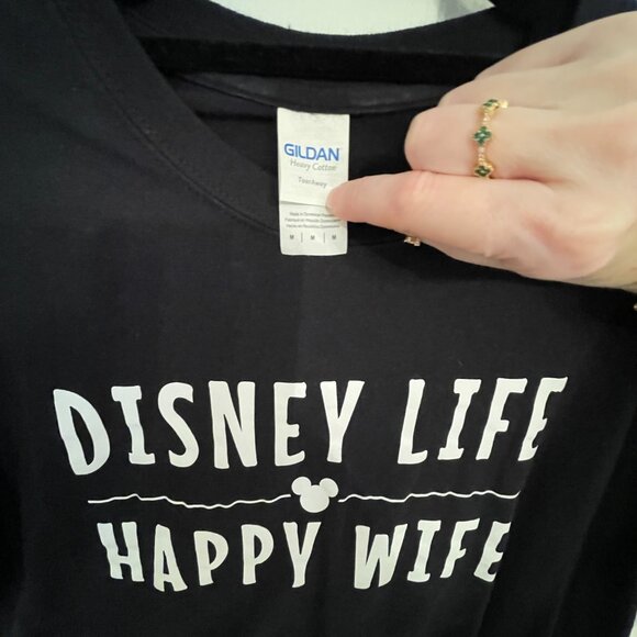 2/$10  Disney Life Happy Wife - Men's Gildan Size Medium - Picture 3 of 5